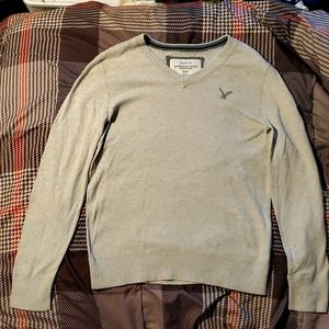 American Eagle Outfitters Vintage Fit V Neck Lightweight Sweater Medium